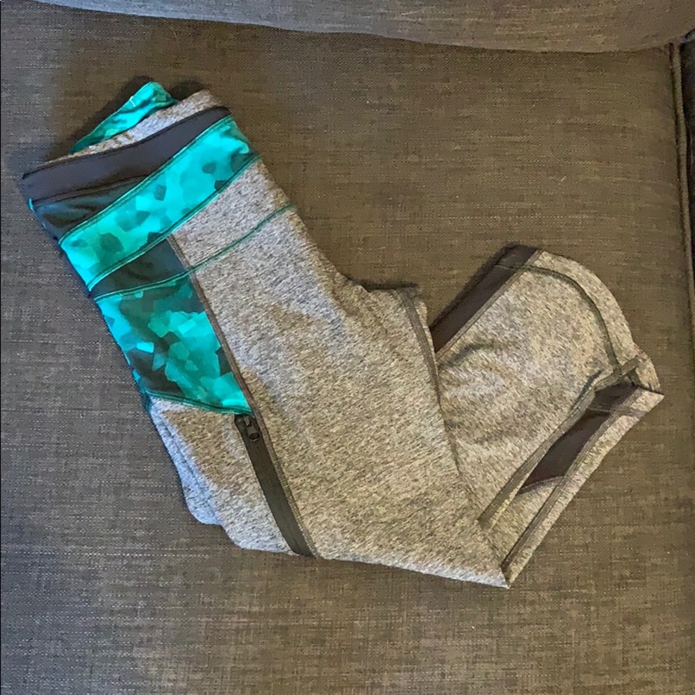 Lululemon cropped leggings 🖤